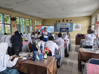 Asmo Sulsel Edukasi Safety Riding di SMAN 20 Gowa
