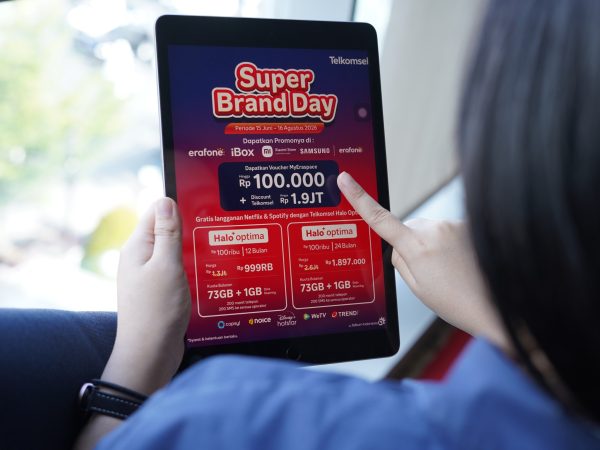 Telkomsel dan Erajaya Perluas Program Super Brand Day di Region 6 Indonesia Timur