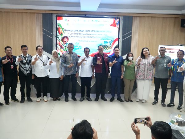 Bangun Ekosistem Closeloop Kakao, 12 Pihak Teken MoU PED di Kolaka Utara
